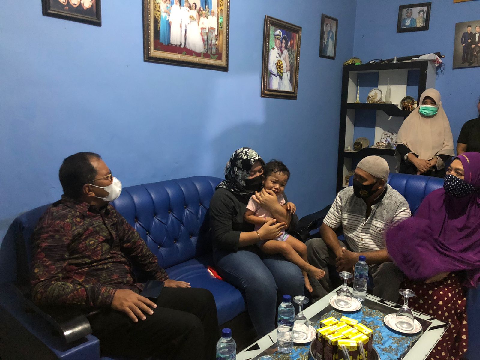 Kunjungi Istri Korban Penyanderaan,Danny Minta Seluruh Warga Kota Makassar Doakan Korban